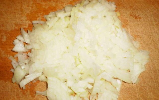 Chopped onions will help restore a healthy look to your nails.